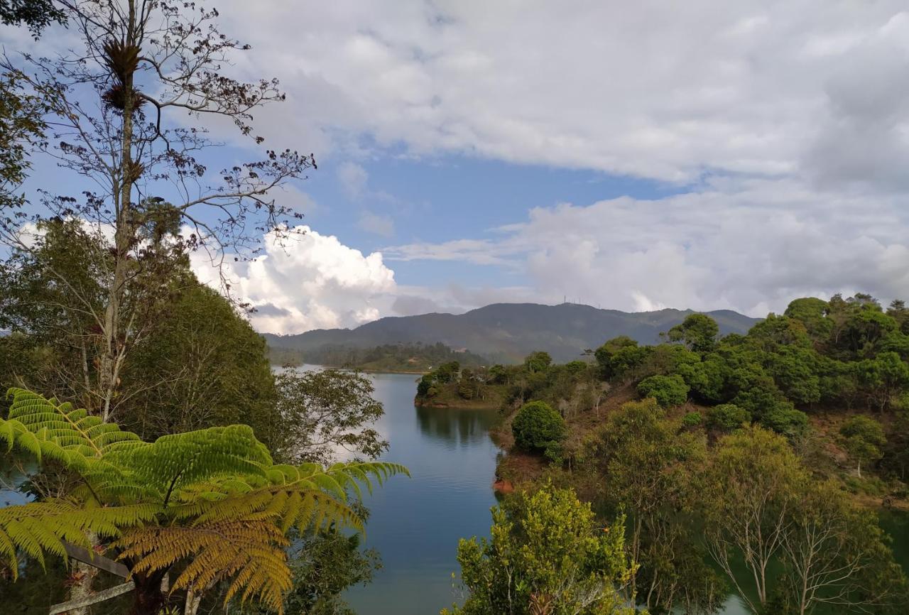 Ecolodge Bahia Del Penon Guatape Bagian luar foto