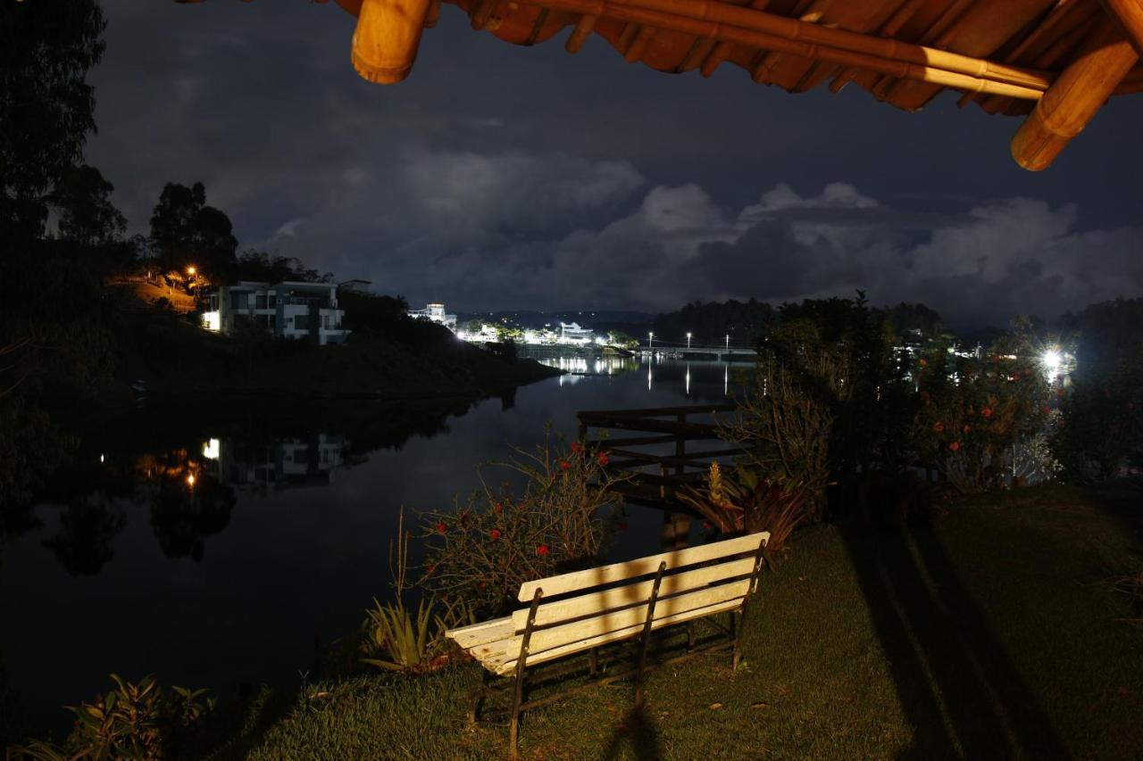 Ecolodge Bahia Del Penon Guatape Bagian luar foto