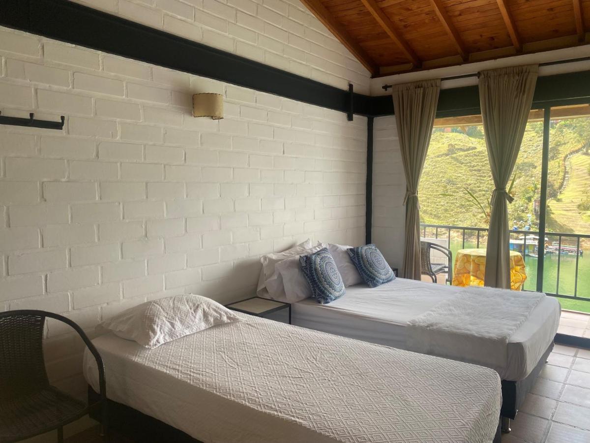 Ecolodge Bahia Del Penon Guatape Bagian luar foto