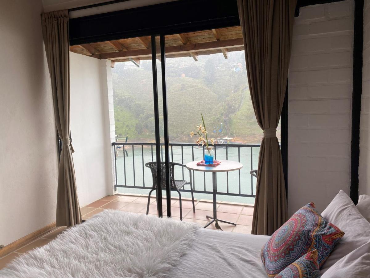 Ecolodge Bahia Del Penon Guatape Bagian luar foto