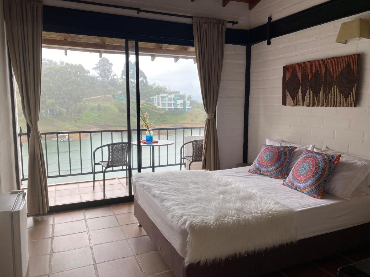 Ecolodge Bahia Del Penon Guatape Bagian luar foto