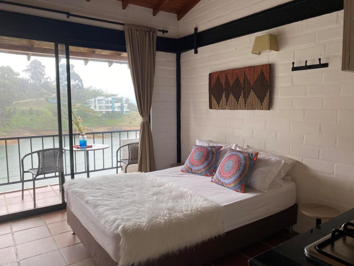 Ecolodge Bahia Del Penon Guatape Bagian luar foto