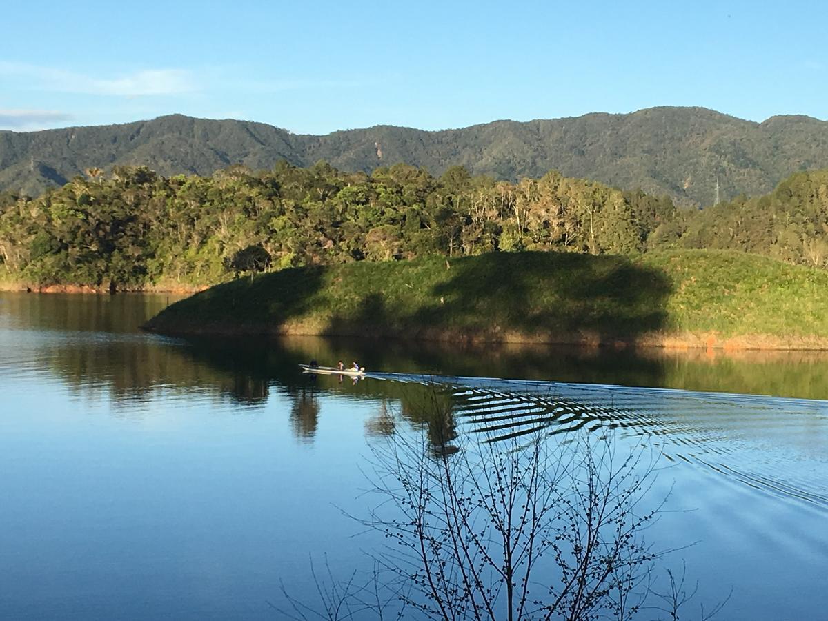 Ecolodge Bahia Del Penon Guatape Bagian luar foto